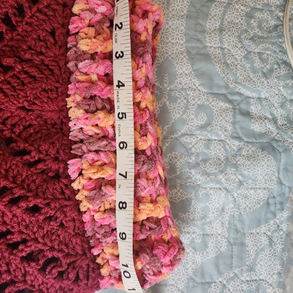 Hand Crafted Crochet Cowl Neck Triangle Scarf New - Picture 3 of 4